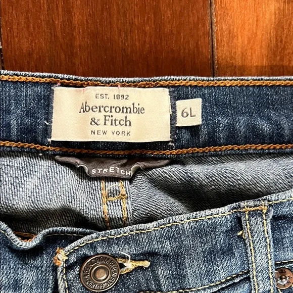 Abercrombie & Fitch Medium Blue Wide Leg Jeans - Picture 2 of 6